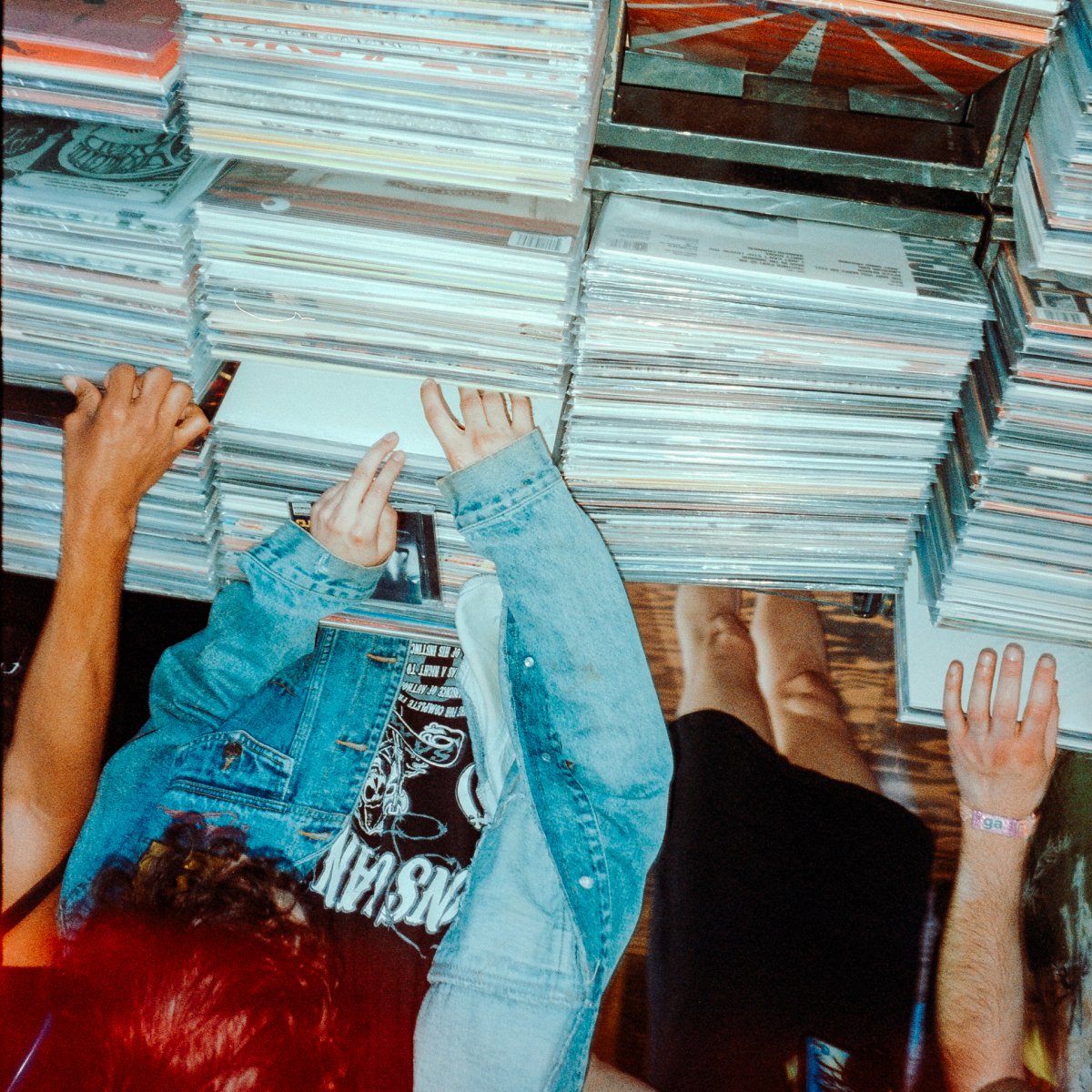 fans going through boxes of vinyl