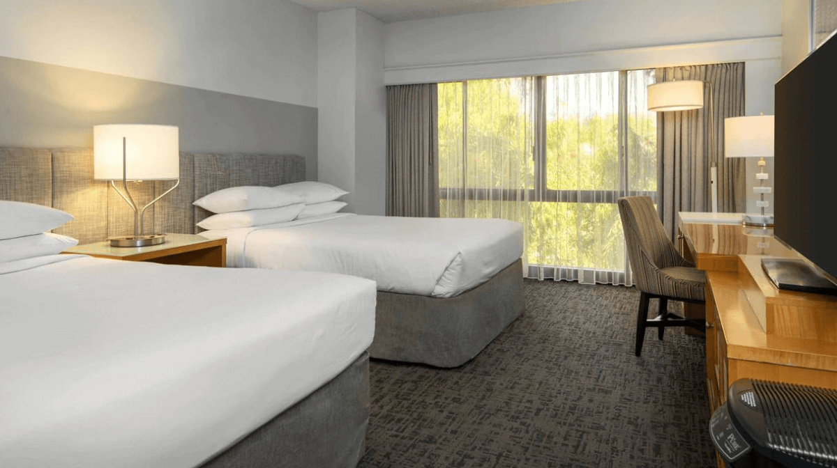 Connecting Standard Rooms Renaissance