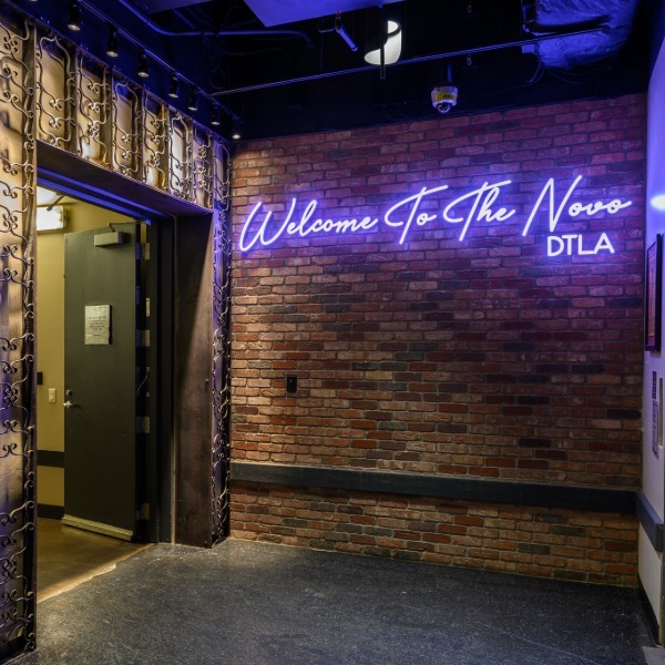 Novo Entrance