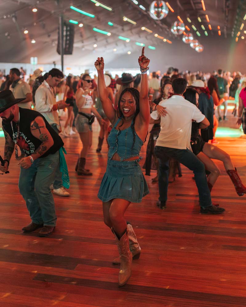 girl dancing at the honkey tonk